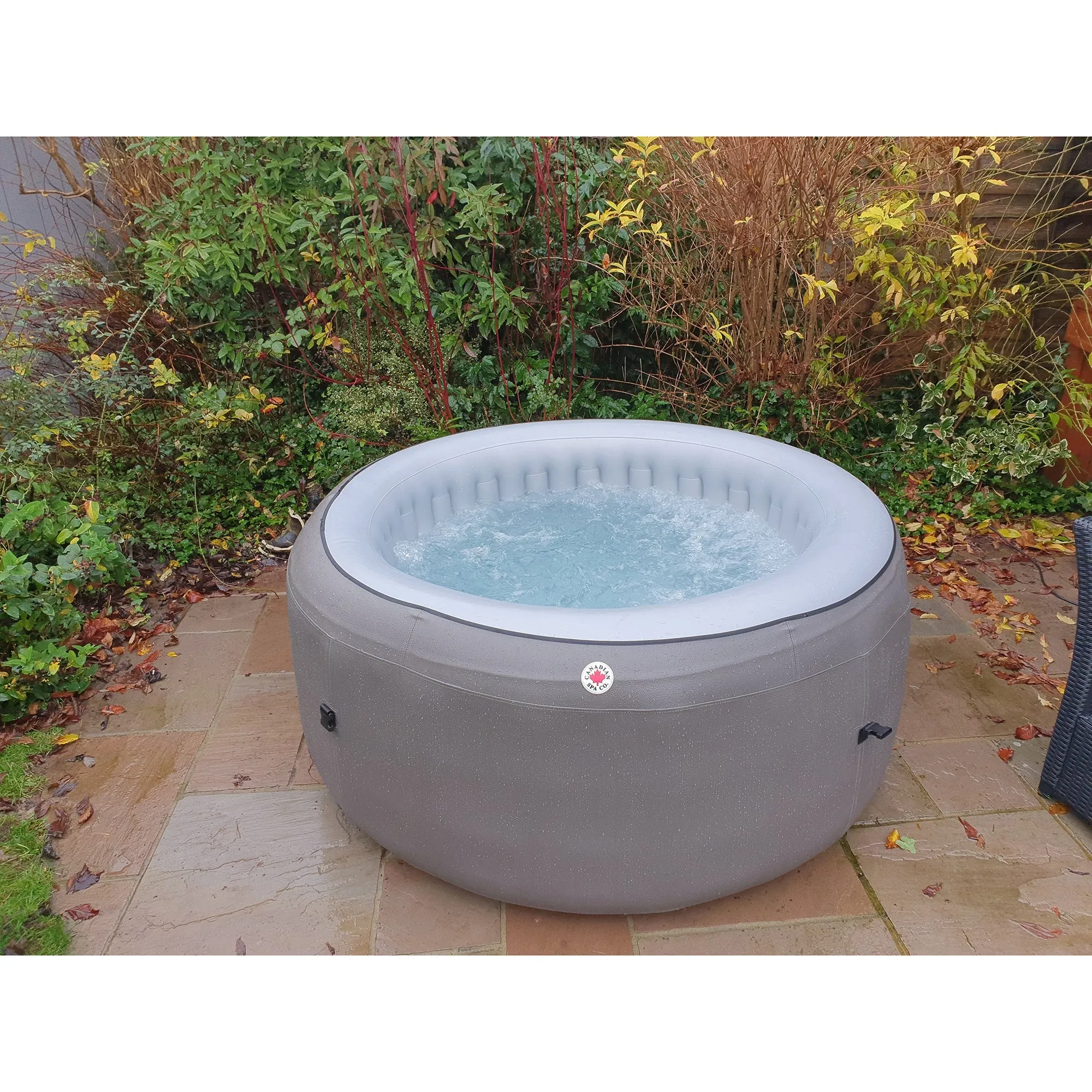 2024 Grand Rapids Inflatable 110-Jet 4-Person Hot Tub