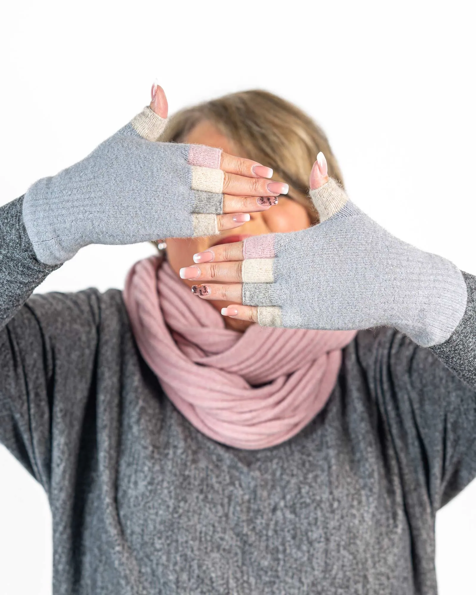 Cloud Grey Crazy Fingerless Gloves - NX812