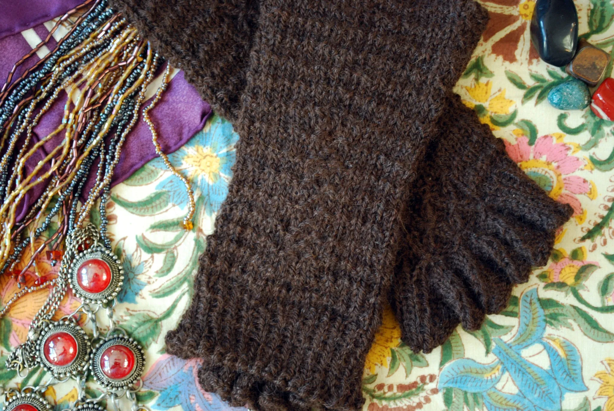 Filetage Fingerless Gloves Pattern (PDF) - Knitting Pattern by Phibersmith Designs