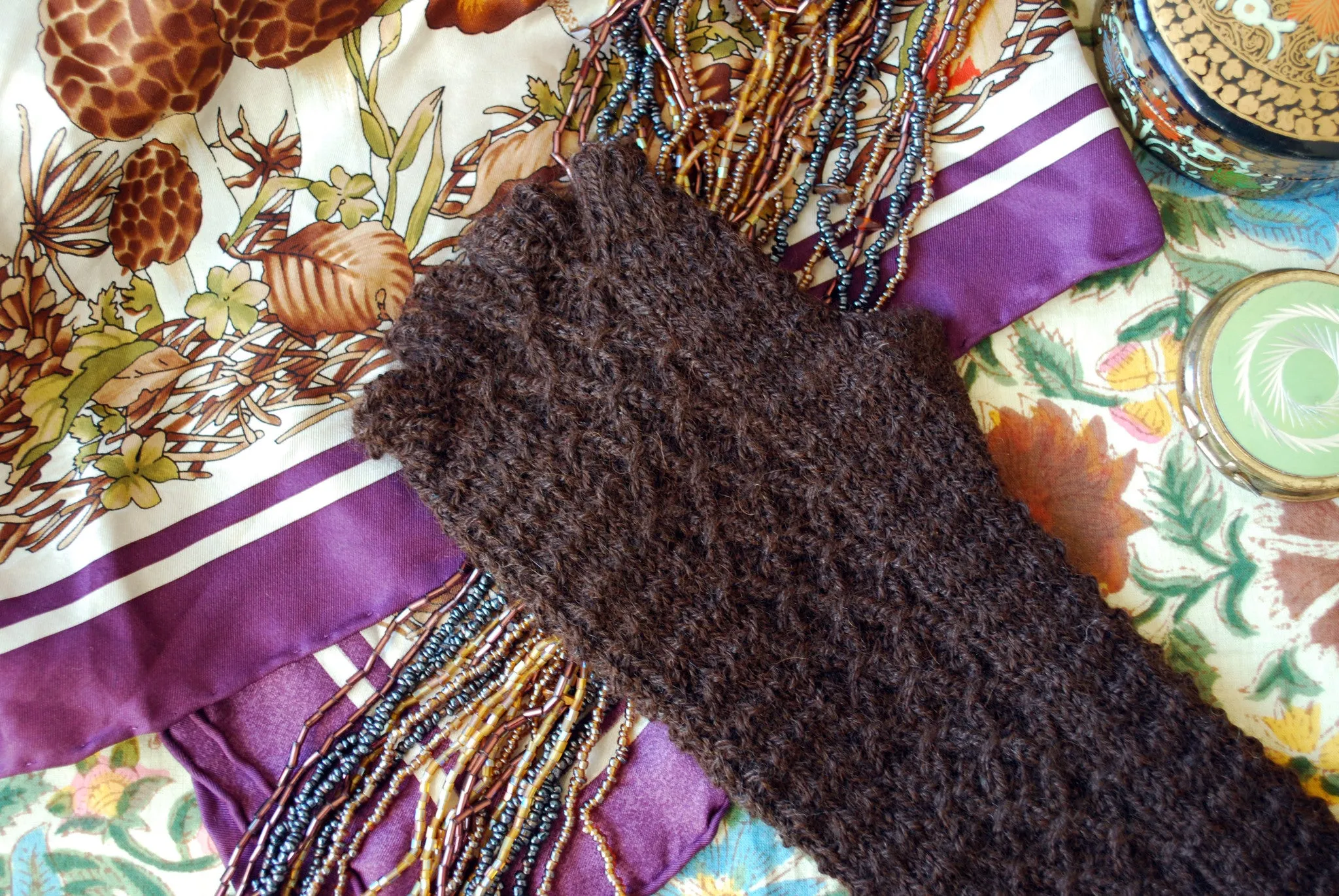 Filetage Fingerless Gloves Pattern (PDF) - Knitting Pattern by Phibersmith Designs