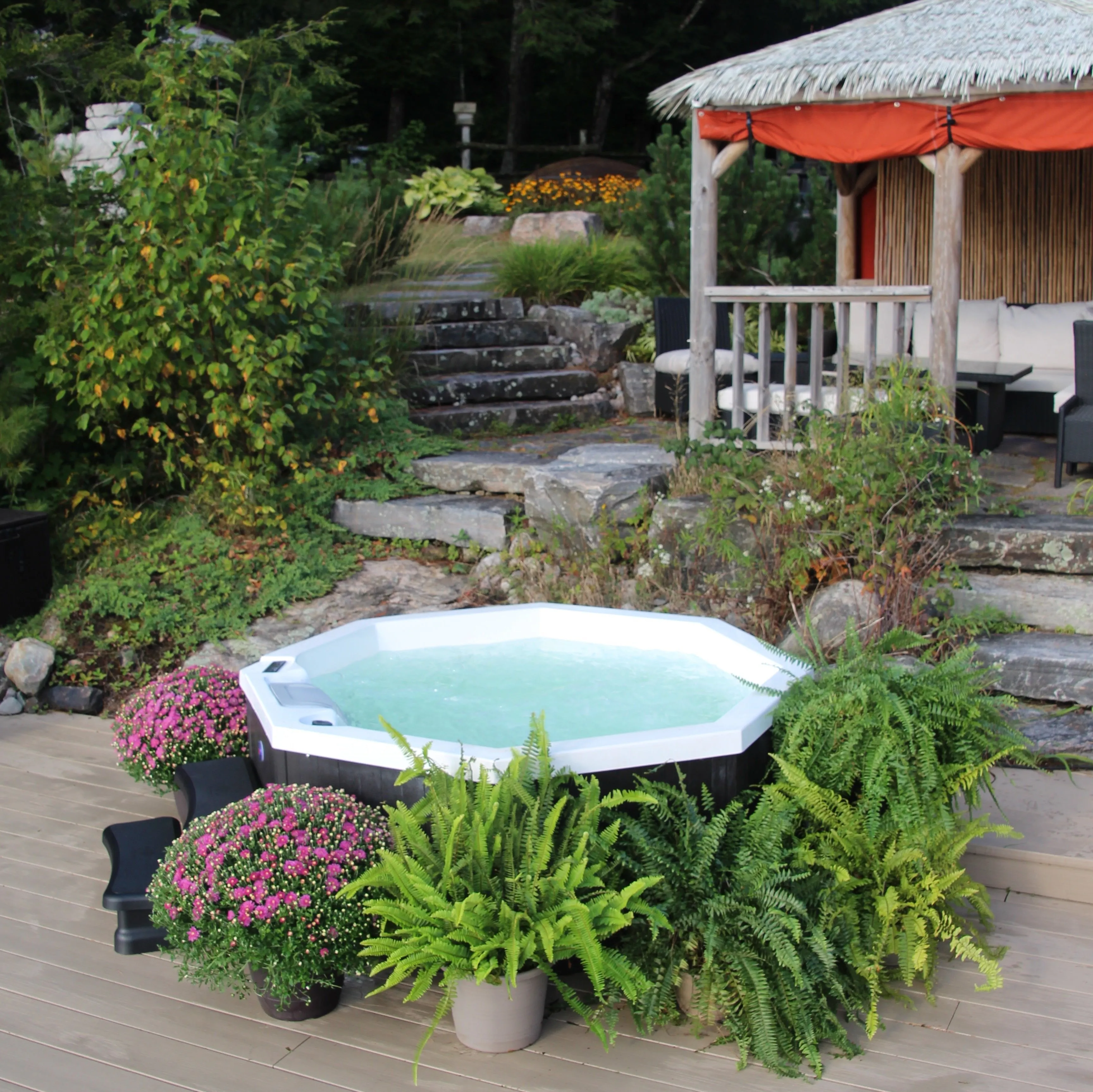 Muskoka AI Patio Spa | 5-Person 14-Jet | 188 x 188 cm