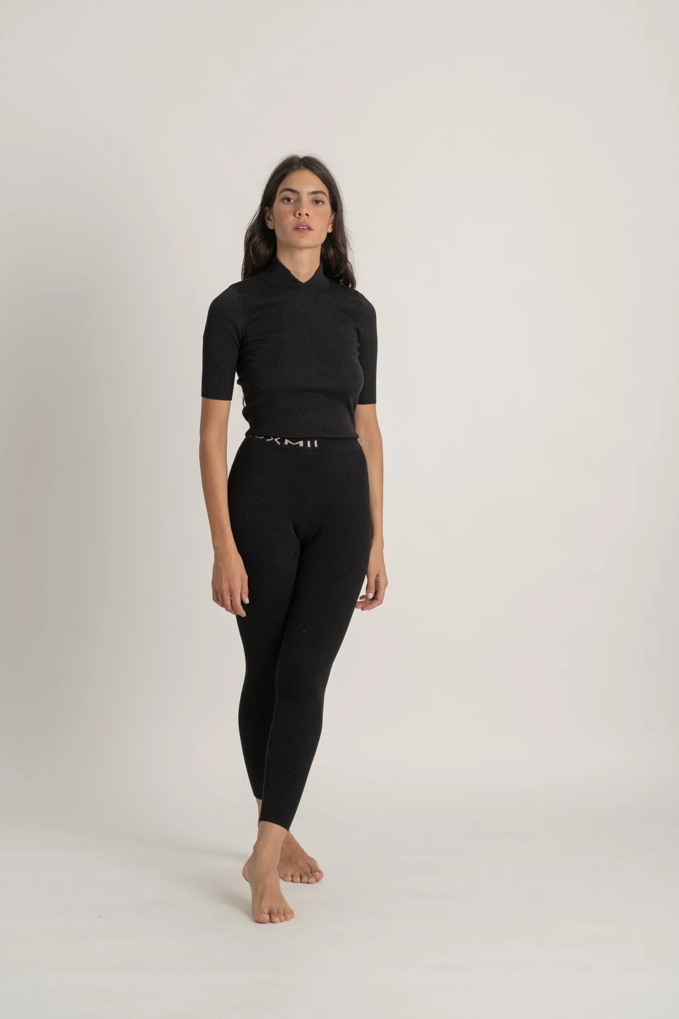 Ribbed Linen Entonnoir Top in Black