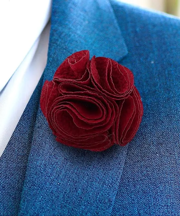 Vittorio Vico Unisex Solid Seersucker Flower Lapel Pin